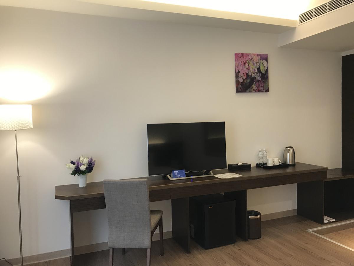 Hotel 晨光飯店 Chiayi Exterior foto